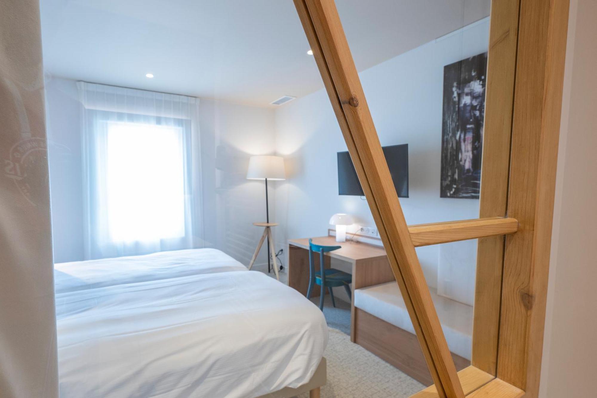 Hotel Les Pins Сен-Трожан-ле-Бен Экстерьер фото