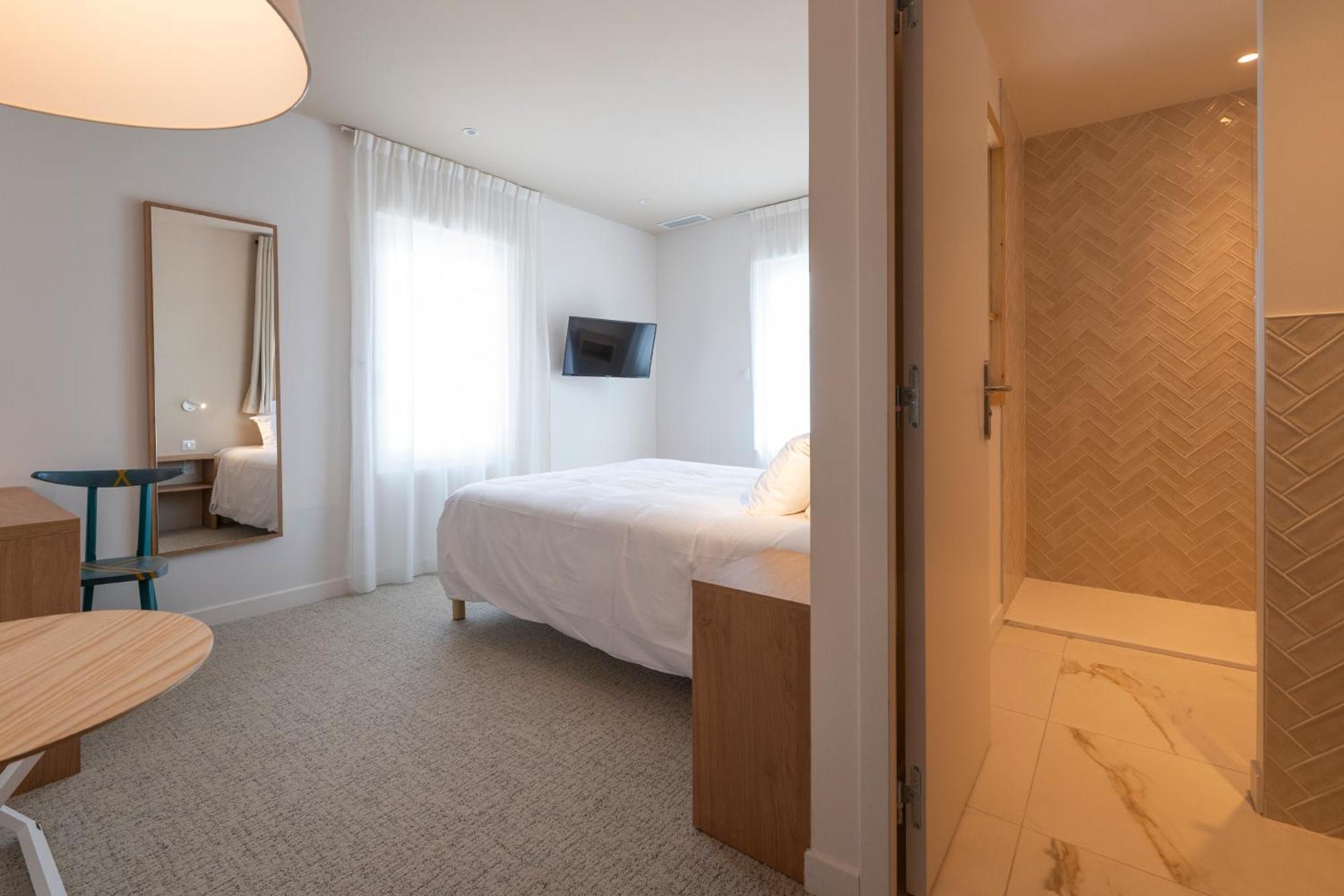 Hotel Les Pins Сен-Трожан-ле-Бен Экстерьер фото