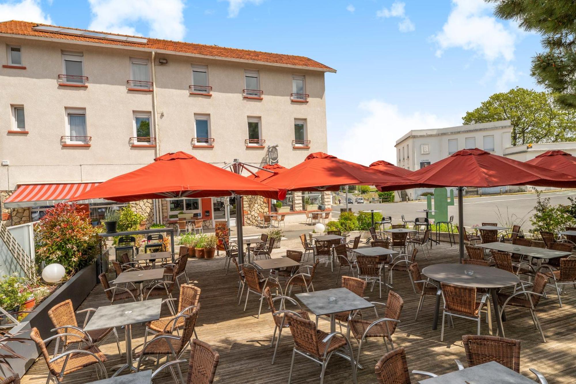 Hotel Les Pins Сен-Трожан-ле-Бен Экстерьер фото